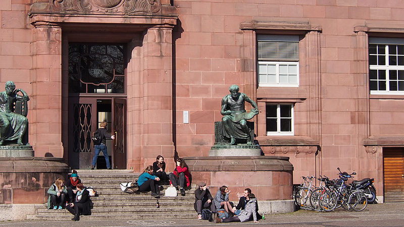 A third of trainee teachers ‘fail to hold good degrees